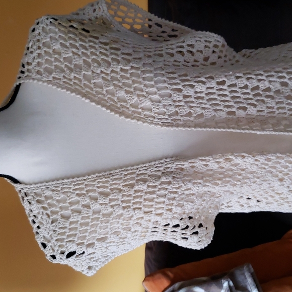 Macrame Fringe Vest - Picture 2 of 4